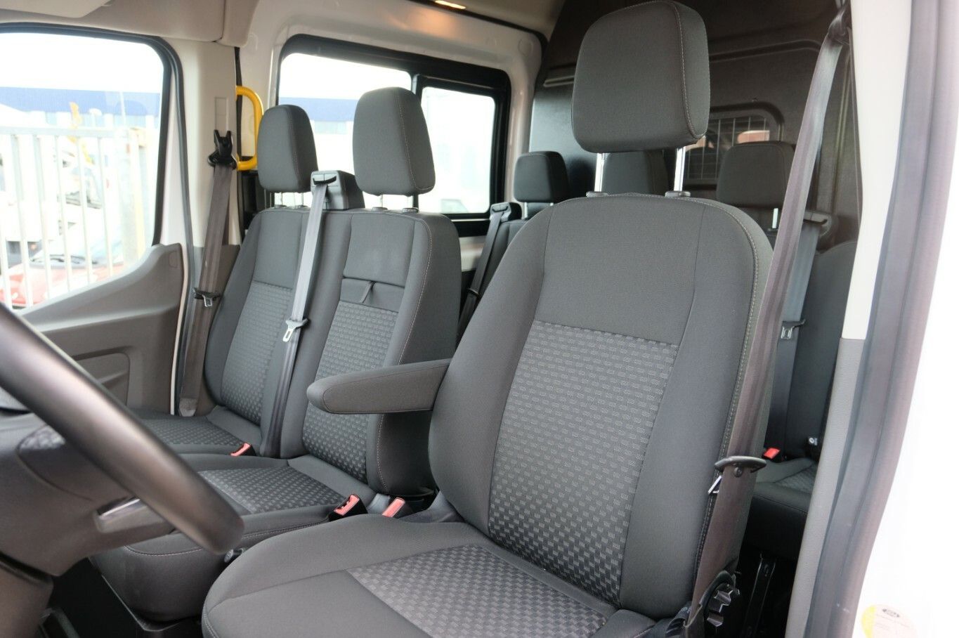 Transit Kasten 350 L3 DoKa Trend Spurassi 7-Sitz