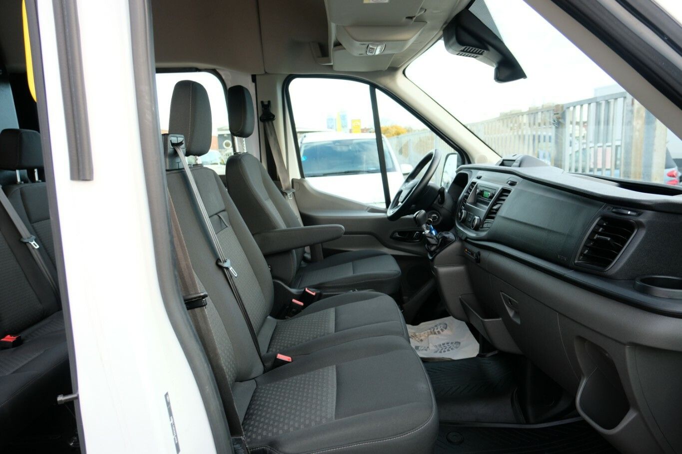 Transit Kasten 350 L3 DoKa Trend Spurassi 7-Sitz