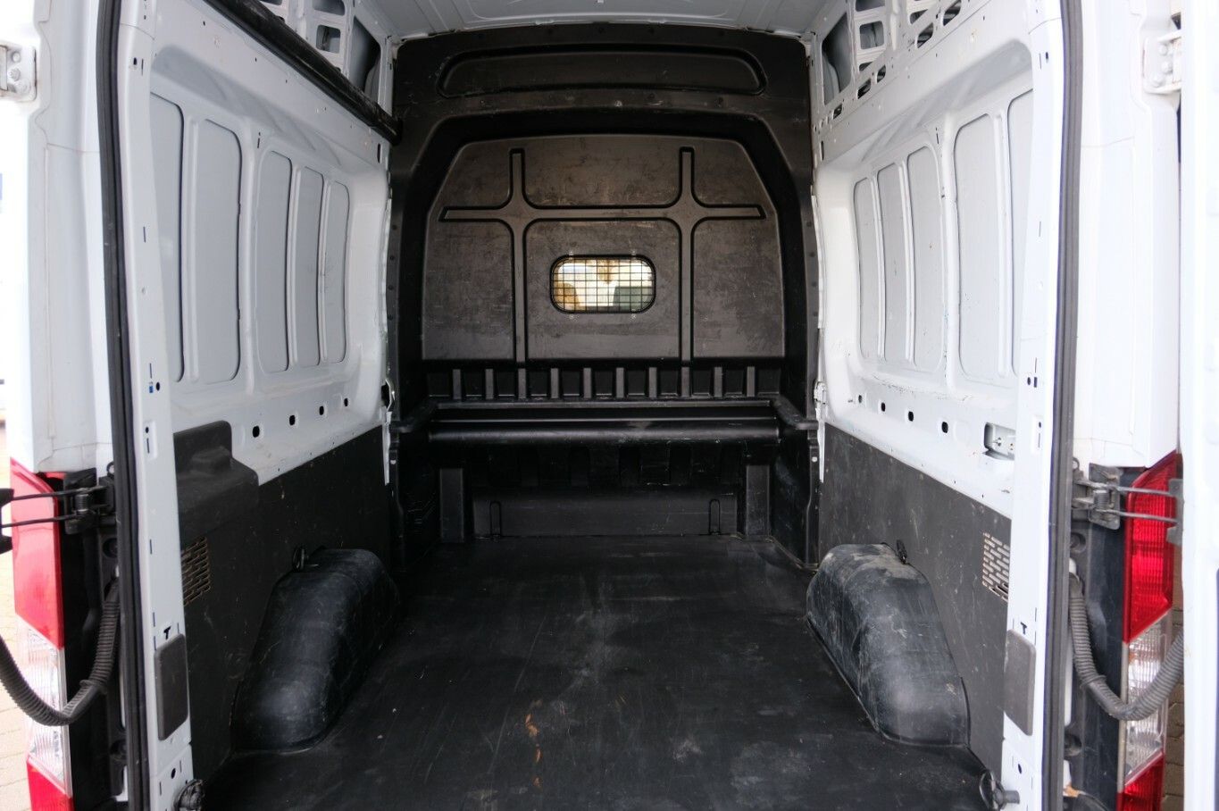 Transit Kasten 350 L3 DoKa Trend Spurassi 7-Sitz