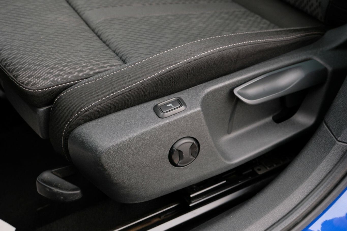 Octavia 2.0 TDi AHK LED ACC KESSY