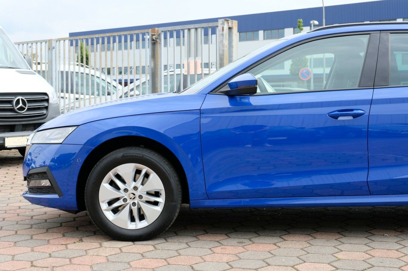 Octavia 2.0 TDi AHK LED ACC KESSY